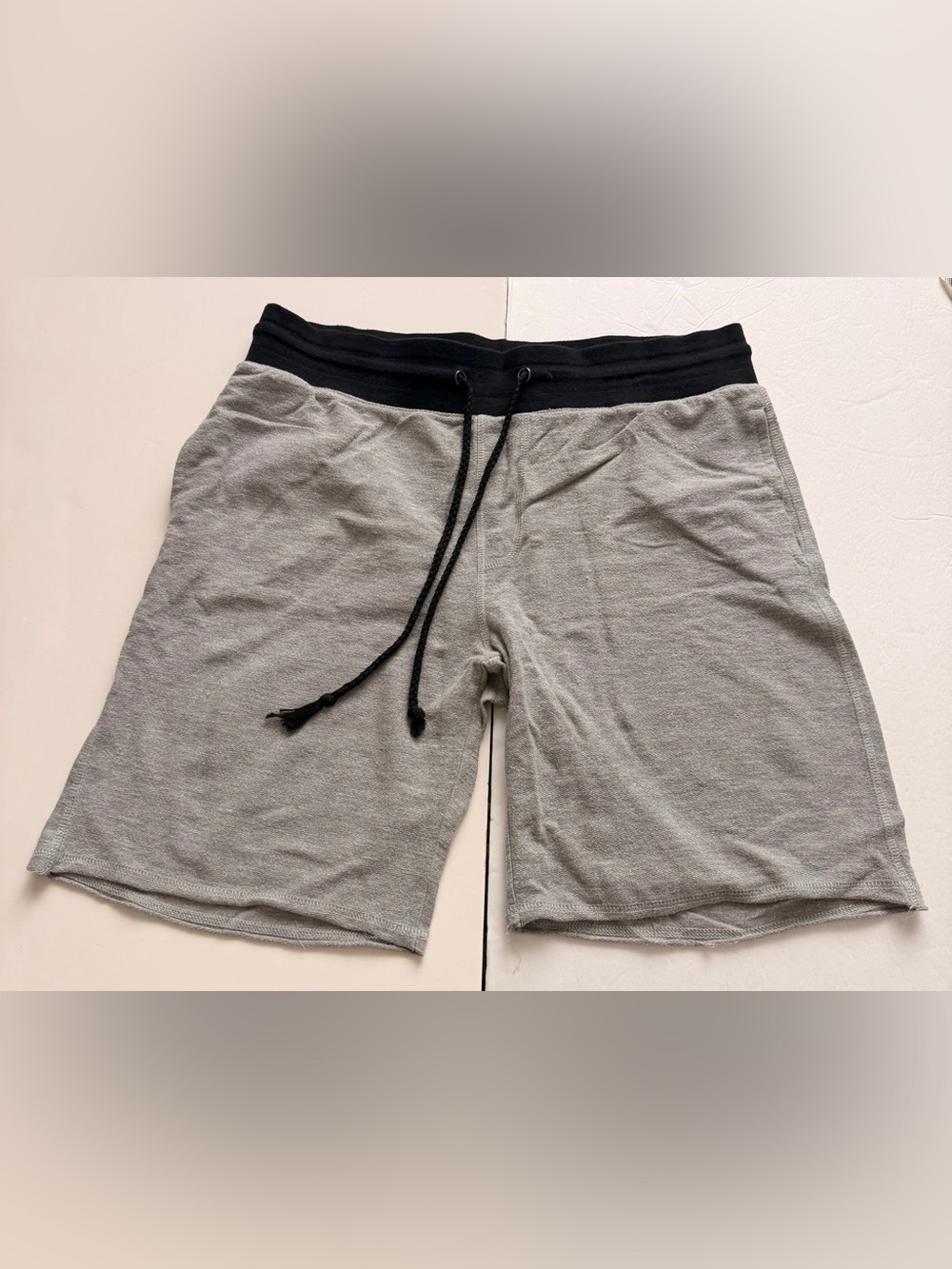 Top Drawer Gray Sweat Shorts Men’s M Black Waist Drawstring Pockets